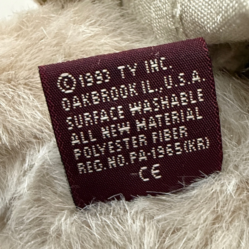Retired 1993 Attic Treasures Gwendolyn the Bear-Jointed Limbs-Removable Costume - Picture 11 of 13